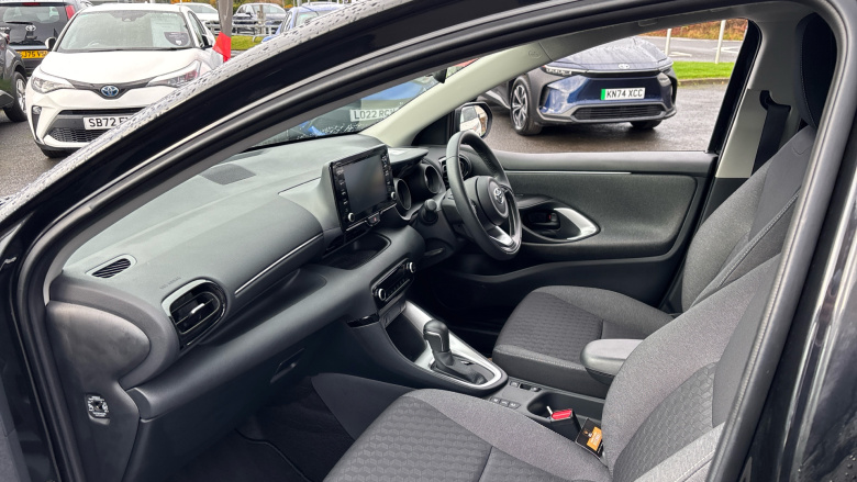 Toyota Yaris 1.5 Hybrid Design 5dr CVT Hybrid Hatchback